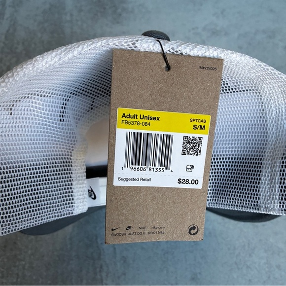 Nike Rise Structured Trucker Cap Hat Smoke Gray S/M Unisex Embroidered Logo - Picture 3 of 7